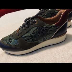 Almost Brand New BOSI SPORT LUX Italian Leather sneakers - box 10